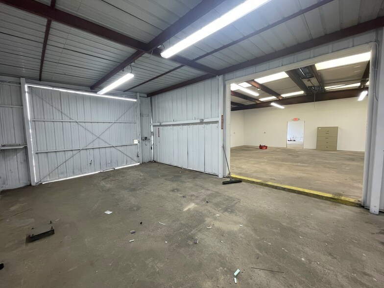 7142 Cross County Rd, Charleston, SC for lease - Interior Photo - Image 2 of 9