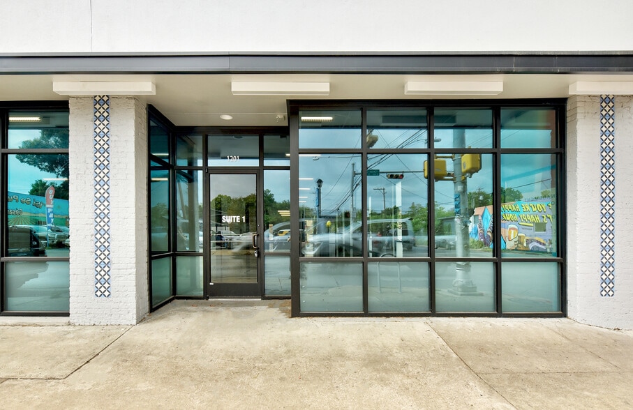 1201 E Cesar Chavez St E, Austin, TX for lease - Building Photo - Image 3 of 30