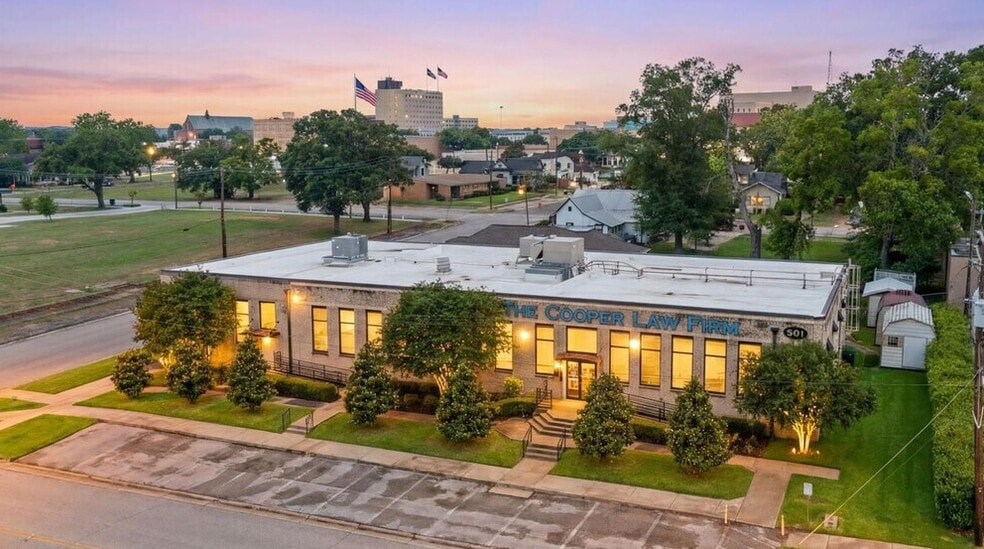 501 N 3rd St, Longview, TX à vendre - Photo du bâtiment - Image 1 de 43