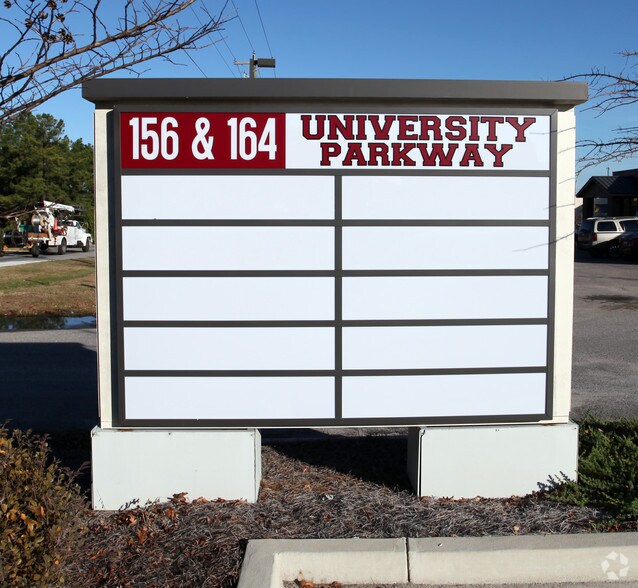 164 University Pky, Aiken, SC à louer - Photo du bâtiment - Image 2 de 4