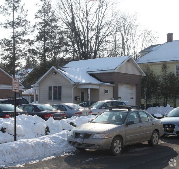 337 Broadway, Kingston, NY à louer - Photo principale - Image 1 de 17