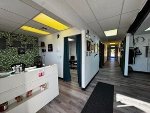2304-2320 S Locust St, Grand Island, NE for lease Interior Photo- Image 2 of 14