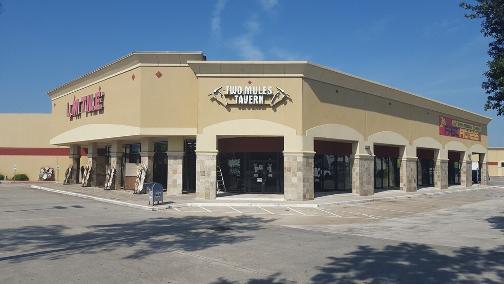 100-200 Cypresswood Dr, Spring, TX à louer - Photo du bâtiment - Image 3 de 10