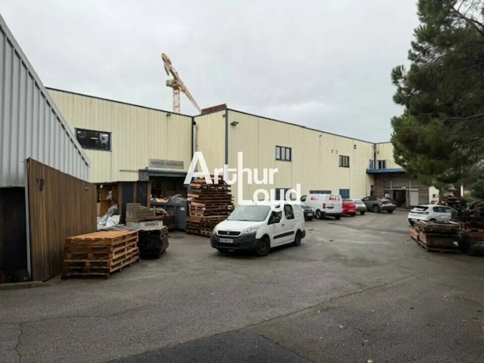 Industrial in Mouans-Sartoux for sale Primary Photo- Image 1 of 9