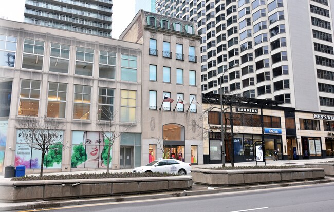 Plus de détails pour 545 N Michigan Ave, Chicago, IL - Commerce de détail à louer
