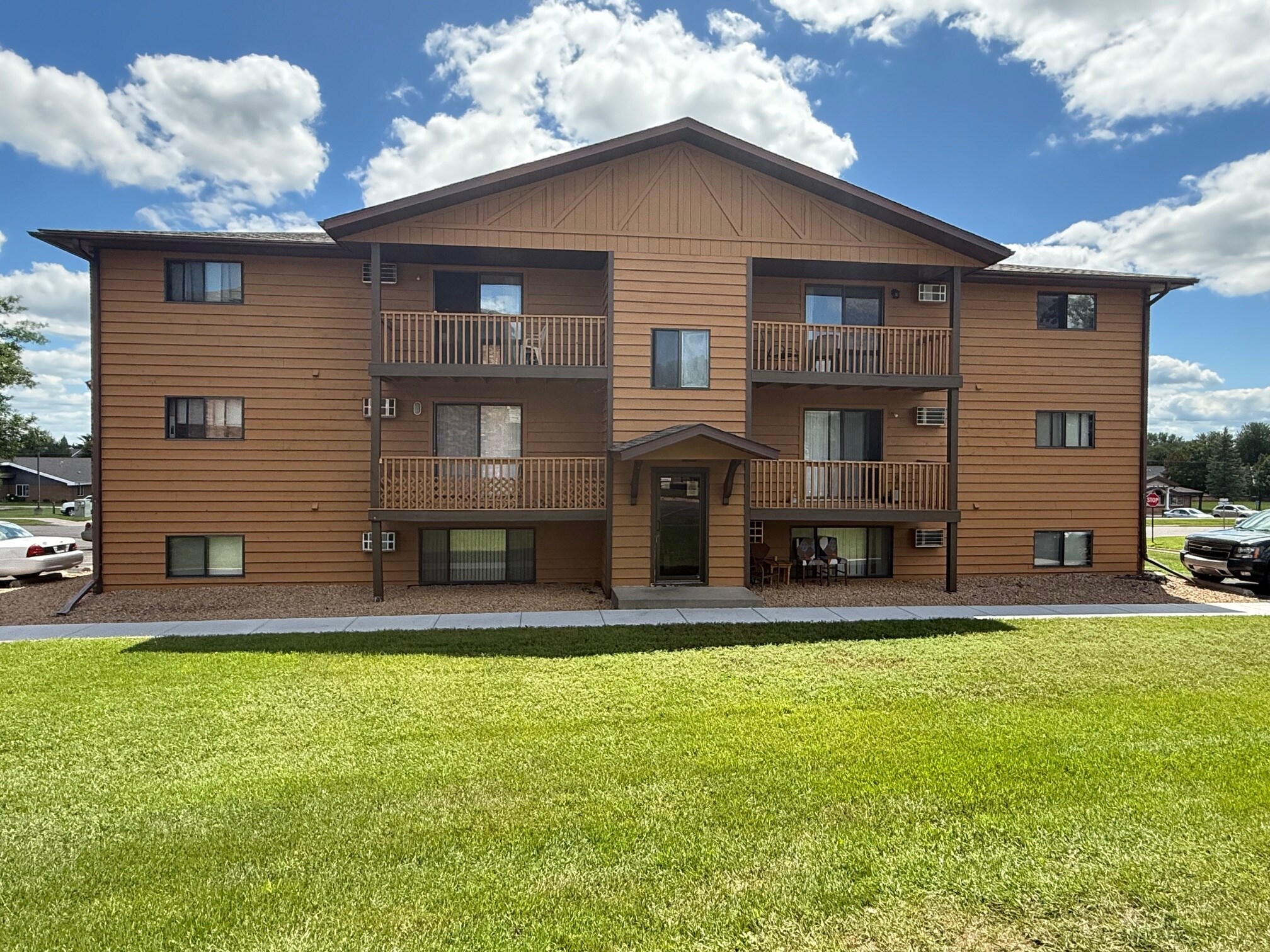 307 13th St N, Sauk Rapids, MN for sale Primary Photo- Image 1 of 1