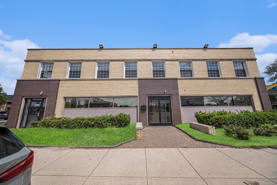 35540 W Michigan Ave, Wayne, MI à vendre - Photo du bâtiment - Image 1 de 42