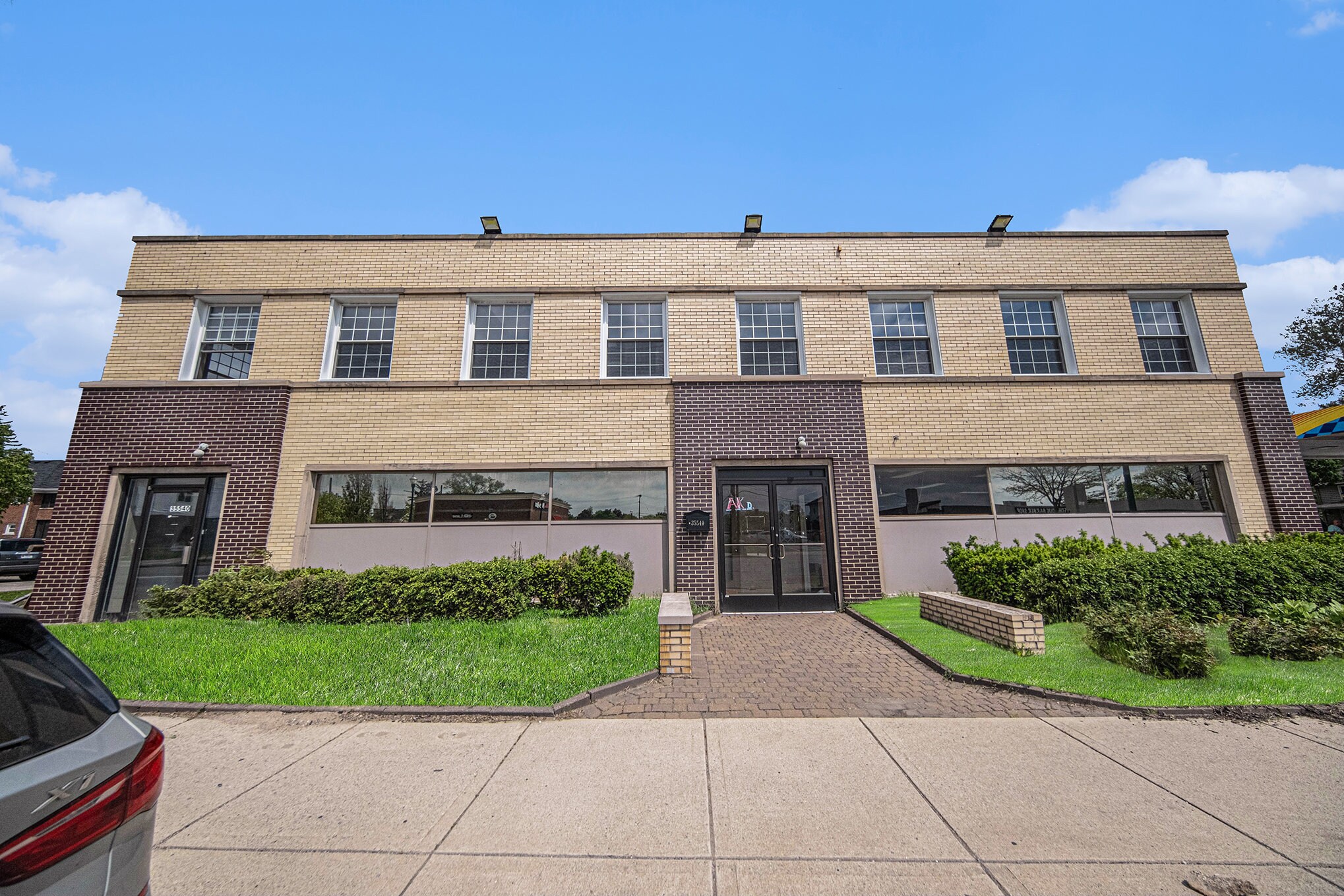 35540 W Michigan Ave, Wayne, MI à vendre Photo du bâtiment- Image 1 de 43