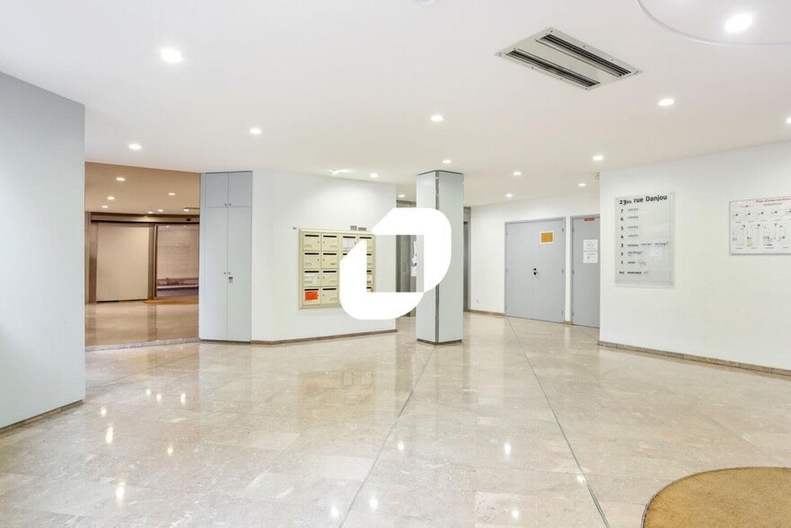 23 Bis Rue Barthélémy Danjou, Boulogne-Billancourt à louer - Hall d’entrée - Image 3 de 15