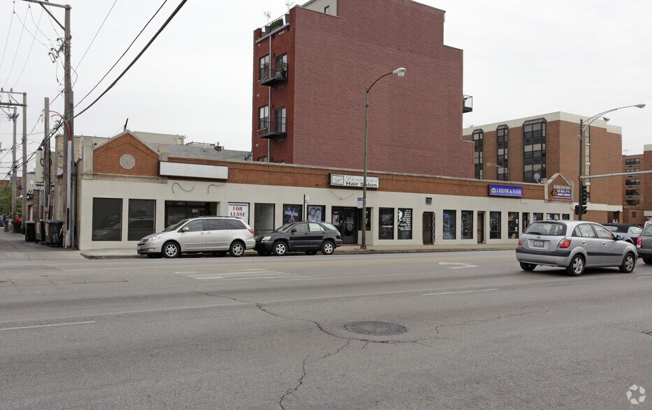 2409 N Ashland Ave, Chicago, IL à louer - Photo du bâtiment - Image 2 de 3
