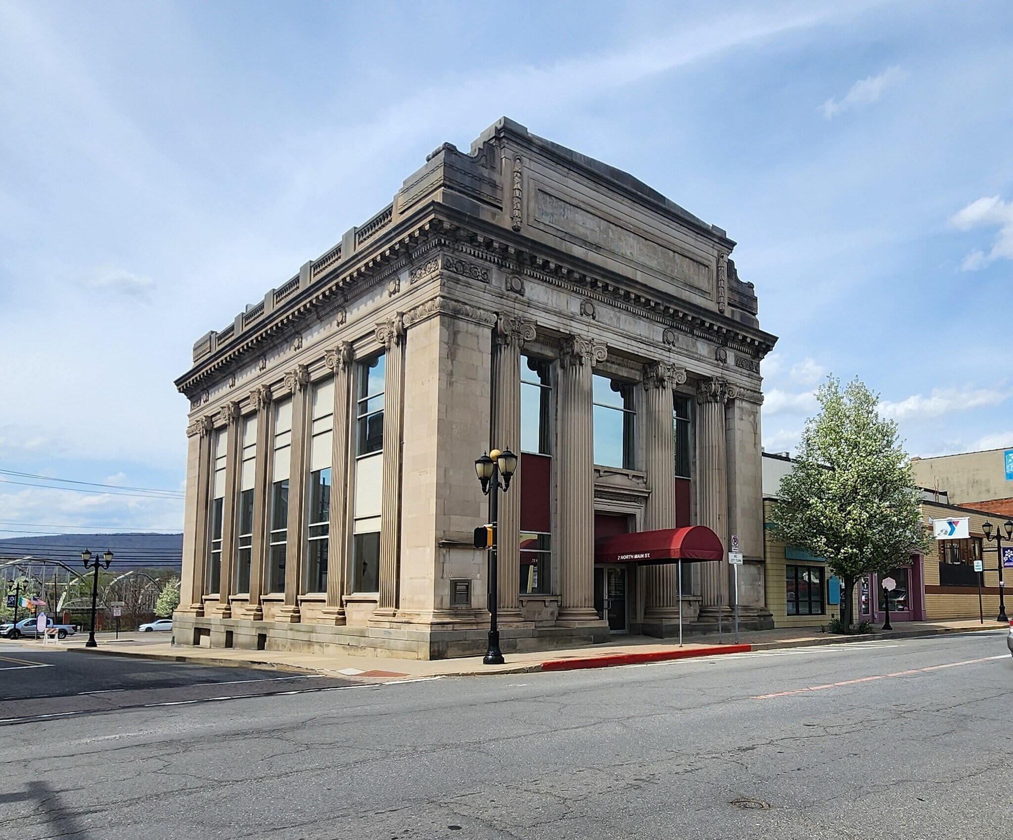 2 N Main St, Pittston, PA à louer Photo principale- Image 1 de 7