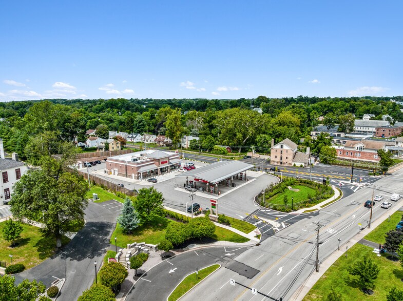 412 S York Rd, Hatboro, PA à vendre - Photo du bâtiment - Image 2 de 8