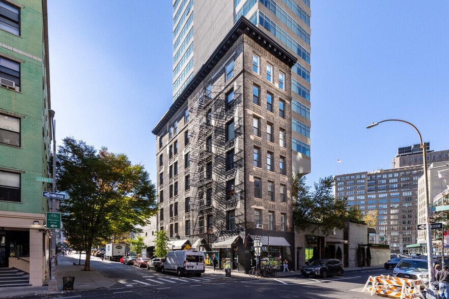 17-19 Thompson St, New York, NY for sale - Primary Photo - Image 1 of 6