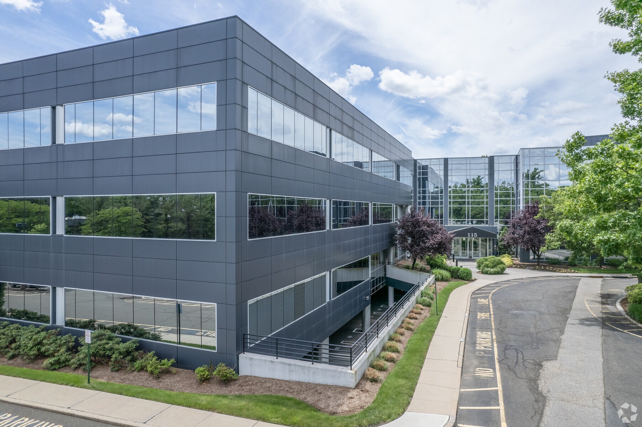 115 W Century Rd, Paramus, NJ for lease Building Photo- Image 1 of 7