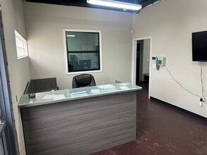 1814 NW 1st St, Oklahoma City, OK for lease Building Photo- Image 2 of 12