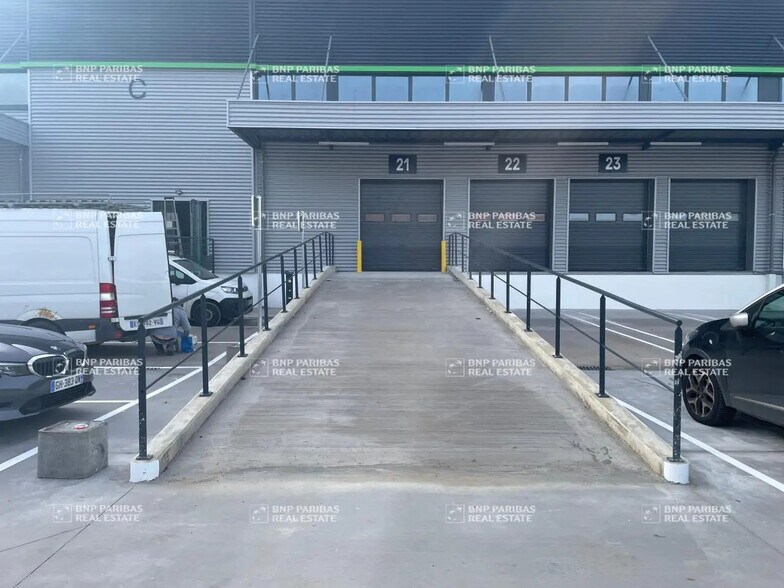 Industrial in Aulnay-sous-Bois for lease - Building Photo - Image 3 of 8