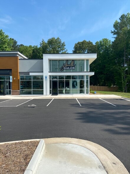 819 Oakridge Farm Hwy, Mooresville, NC for lease - Building Photo - Image 3 of 5