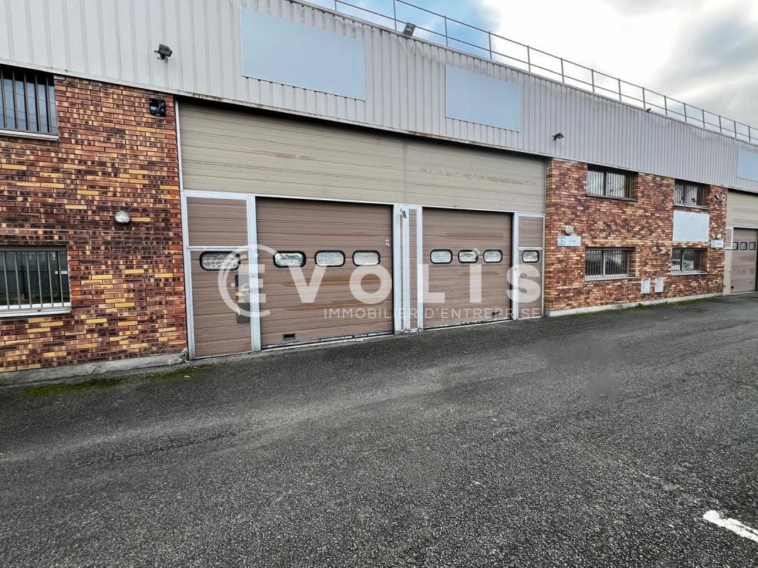 Flex in Lisses for lease Building Photo- Image 1 of 8
