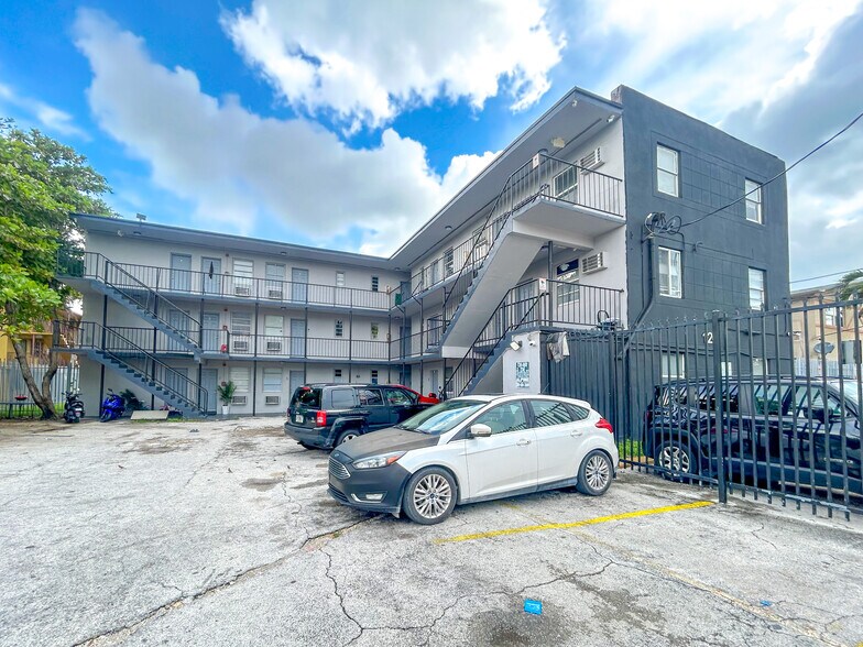 1261 NW 59th St, Miami, FL à vendre - Photo du bâtiment - Image 2 de 15