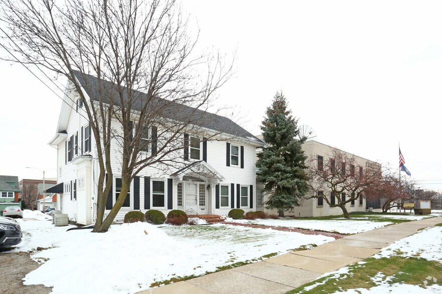 320 W Saint Joseph St, Lansing, MI à vendre - Photo du bâtiment - Image 2 de 6