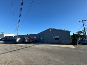 41 Degnon Blvd, Bay Shore, NY for lease Interior Photo- Image 2 of 11