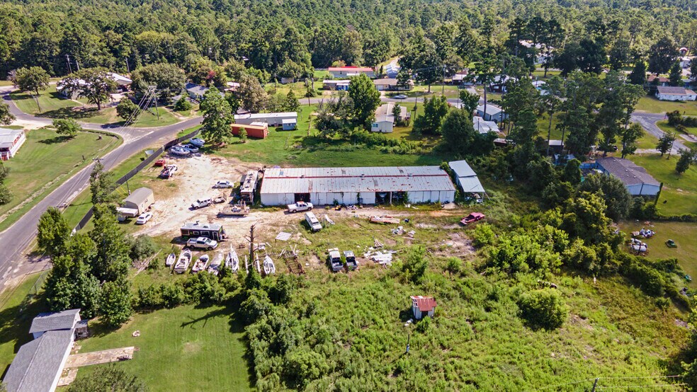 776 Yaupon Cove Dr, Onalaska, TX à vendre - Photo du bâtiment - Image 3 de 38