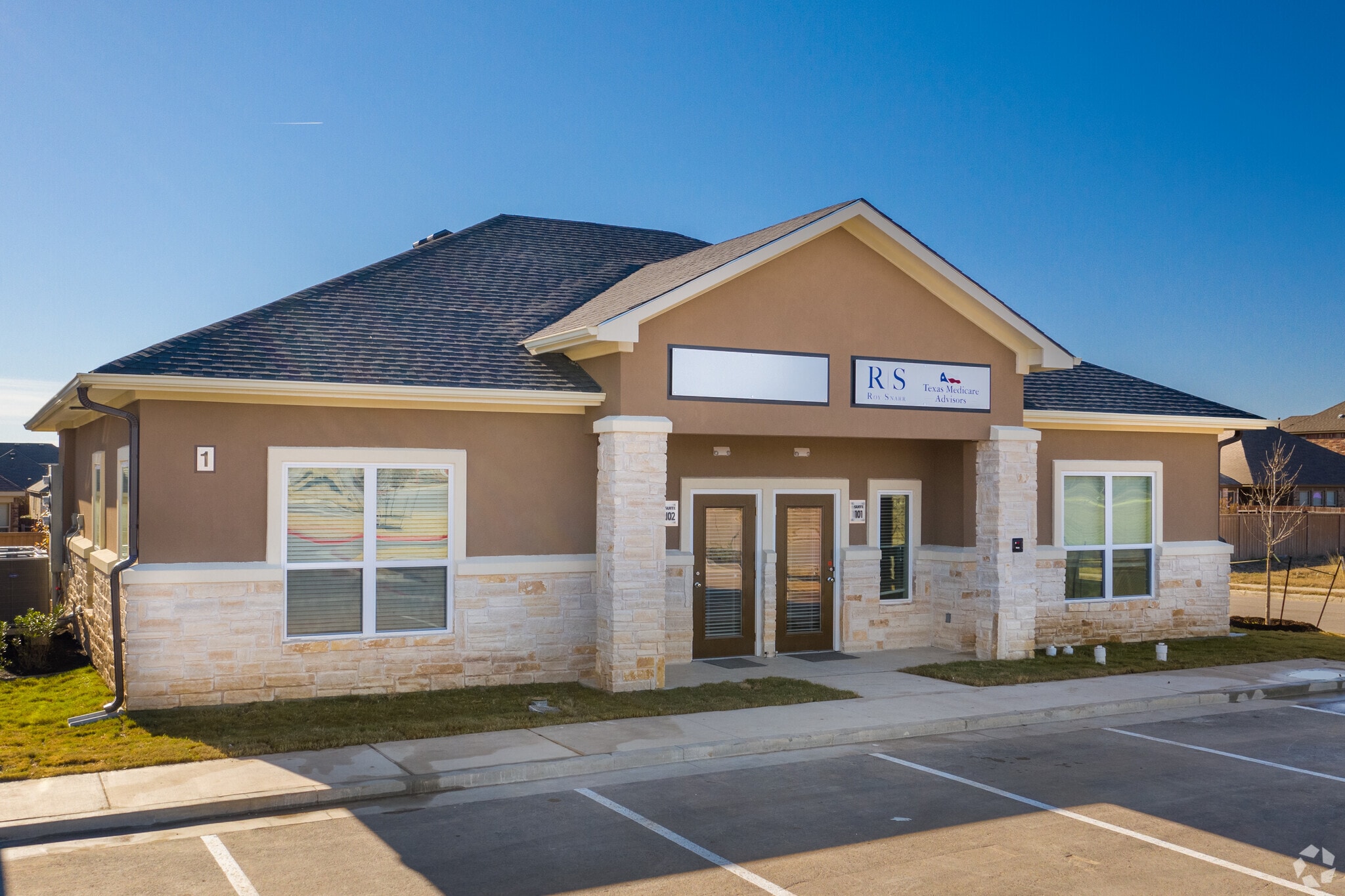 1640 Highland Fls, Leander, TX for lease Primary Photo- Image 1 of 21