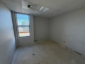 15200 E Girard Ave, Aurora, CO for lease Interior Photo- Image 2 of 9
