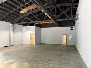 535 NE 28th Ave, Portland, OR for lease Interior Photo- Image 2 of 3