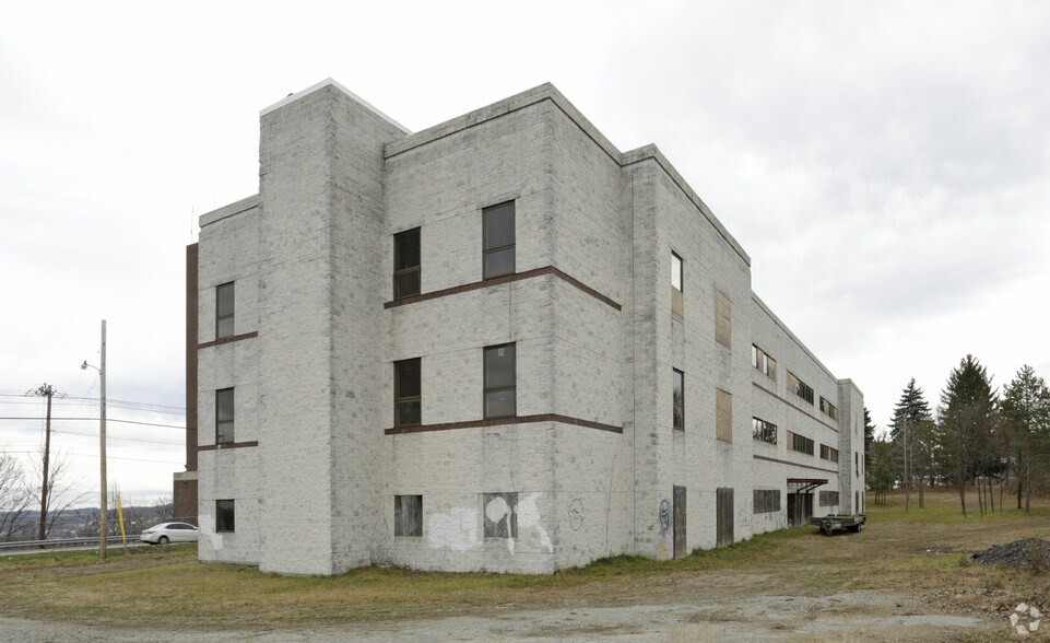 6436 Route 30, Greensburg, PA à louer - Photo du bâtiment - Image 2 de 3