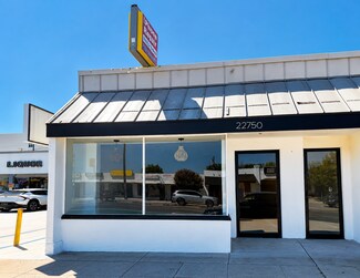 Plus de détails pour 22750-22754 Ventura Blvd, Woodland Hills, CA - Commerce de détail à louer