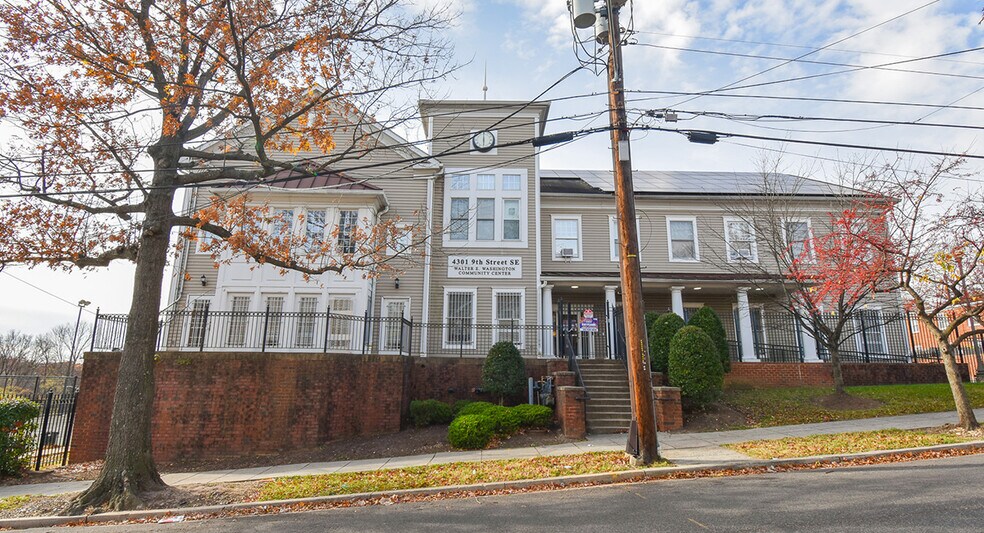 4301 9th St SE, Washington, DC à vendre - Photo du bâtiment - Image 3 de 9