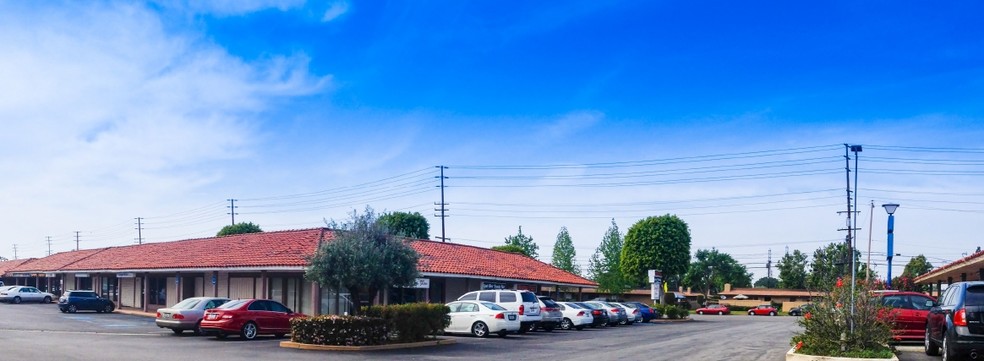 632-650 E Katella Ave, Orange, CA for lease - Building Photo - Image 2 of 5