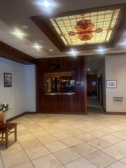 910 Race St, Cincinnati, OH for lease - Interior Photo - Image 3 of 8