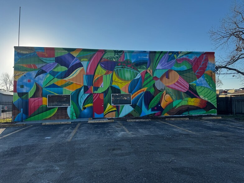 1721 Oak Tree Dr, Houston, TX à louer - Photo du bâtiment - Image 1 de 3