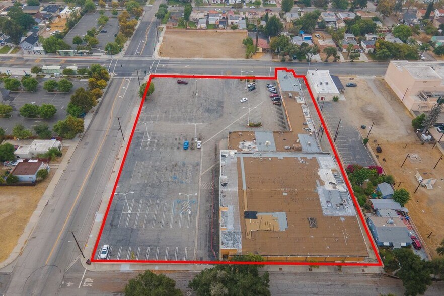 541 W Marshall Blvd, San Bernardino, CA à vendre - Aérien - Image 2 de 10