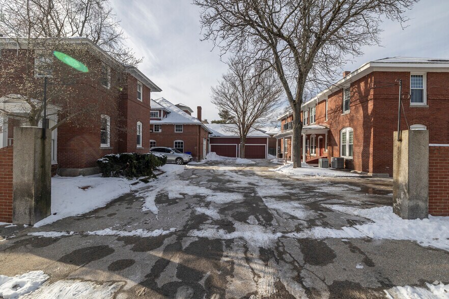 41 Brook St, Manchester, NH à louer - Photo du bâtiment - Image 3 de 7