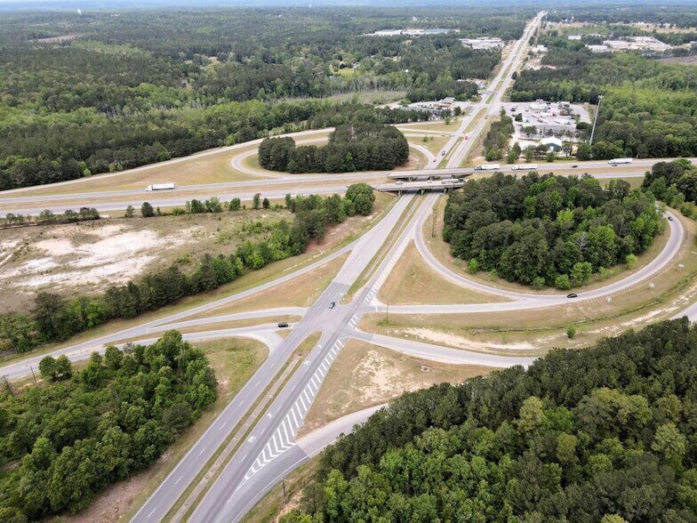 628 Highway 601, Lugoff, SC à vendre - Photo du bâtiment - Image 3 de 17