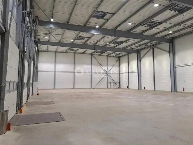 Local d'activités dans Sainte-Luce-sur-Loire à vendre - Photo intérieure - Image 2 de 3