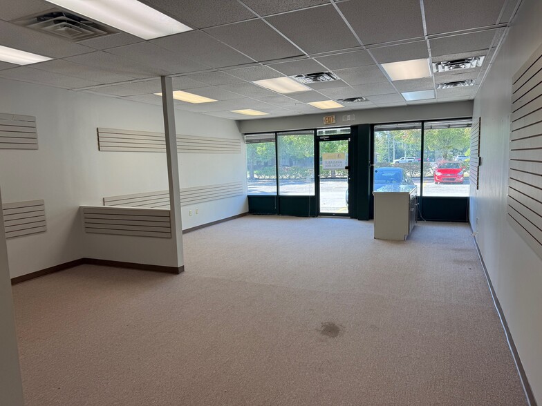 3310 Hickory Rd, Mishawaka, IN for lease - Building Photo - Image 2 of 4
