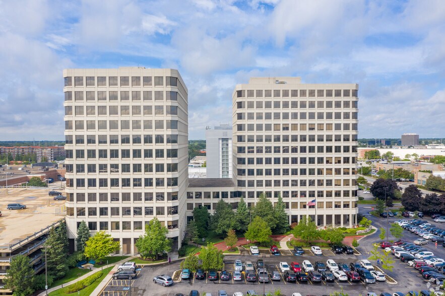 4709-4711 Golf Rd, Skokie, IL à louer - Photo du bâtiment - Image 2 de 17