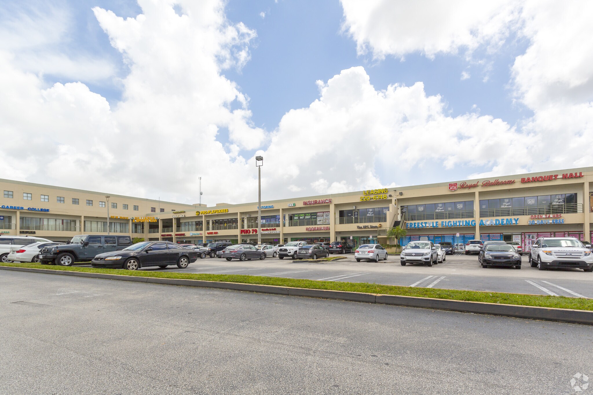 1405 SW 107th Ave, Miami, FL à louer Photo principale- Image 1 de 18