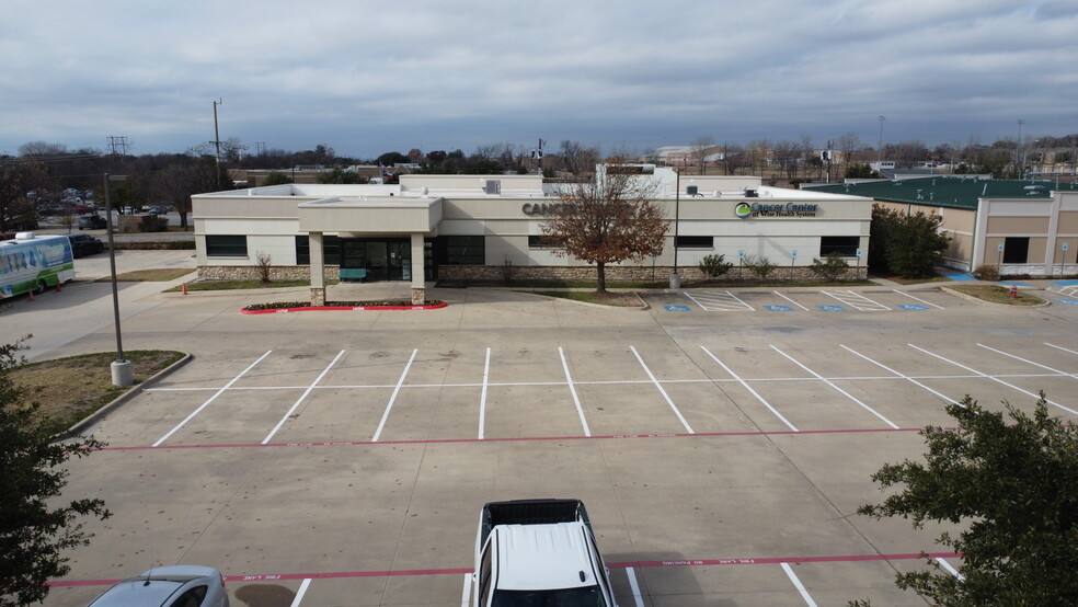 2010 Ben Merritt Dr, Decatur, TX for lease - Building Photo - Image 1 of 12