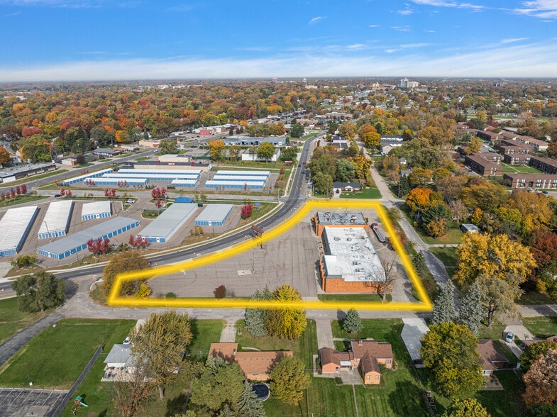 38116-38160 S Gratiot Ave, Clinton Township, MI for sale - Building Photo - Image 3 of 24