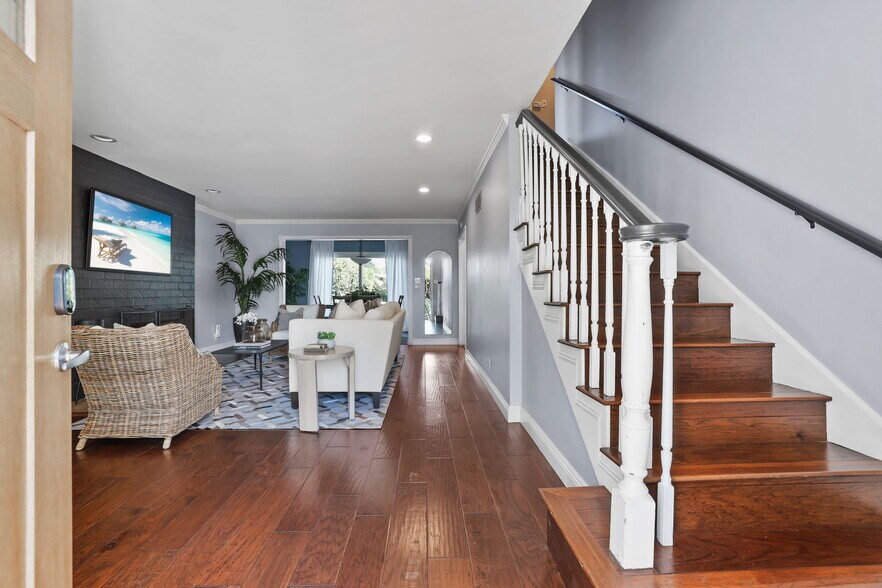 3640 Pine Ave, Long Beach, CA à vendre - Photo du bâtiment - Image 2 de 75