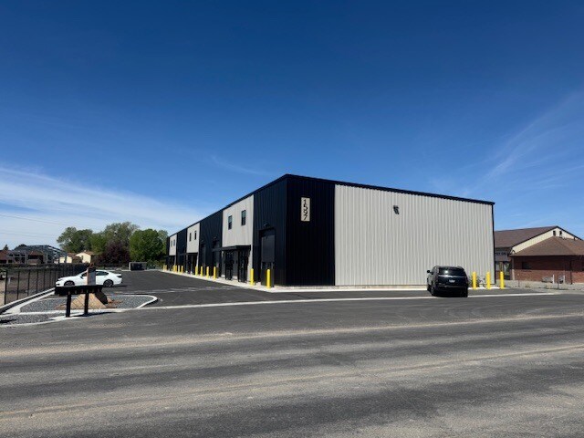 1597 N 750 W, Harrisville, UT à louer - Photo du bâtiment - Image 3 de 23