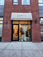 227 Grand St, Brooklyn, NY à louer Photo du bâtiment- Image 1 de 4