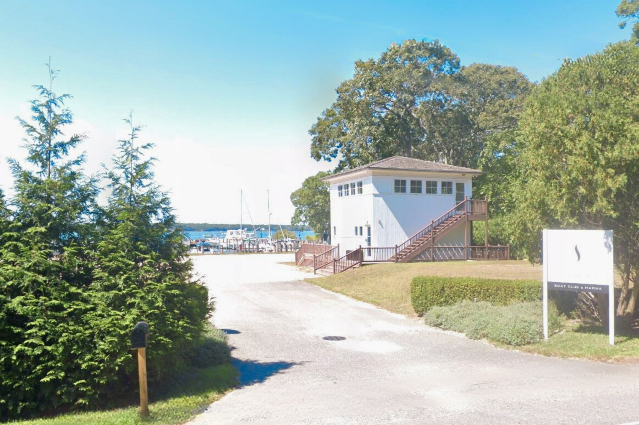219 Three Mile Harbor HC Rd, East Hampton, NY à louer Photo du bâtiment- Image 1 de 14