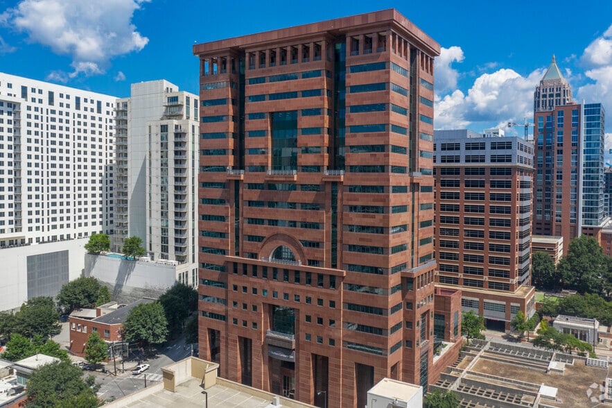 10 Peachtree Pl NE, Atlanta, GA à louer - Photo du bâtiment - Image 1 de 4