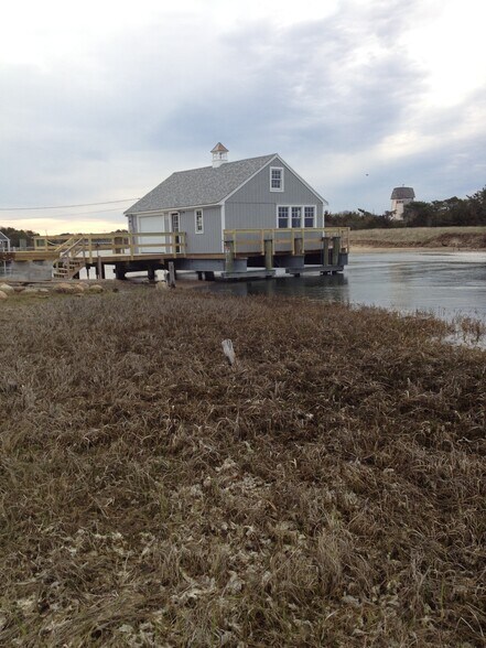 11 Harbor Way, West Harwich, MA à vendre - Photo du bâtiment - Image 3 de 10